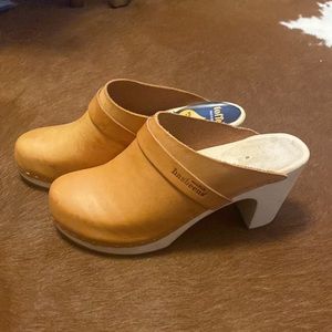 Swedish hasbeens slip in classic clog